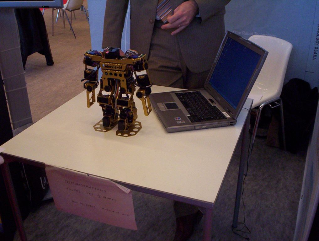 photo_apple_expo_22-09-2005_12