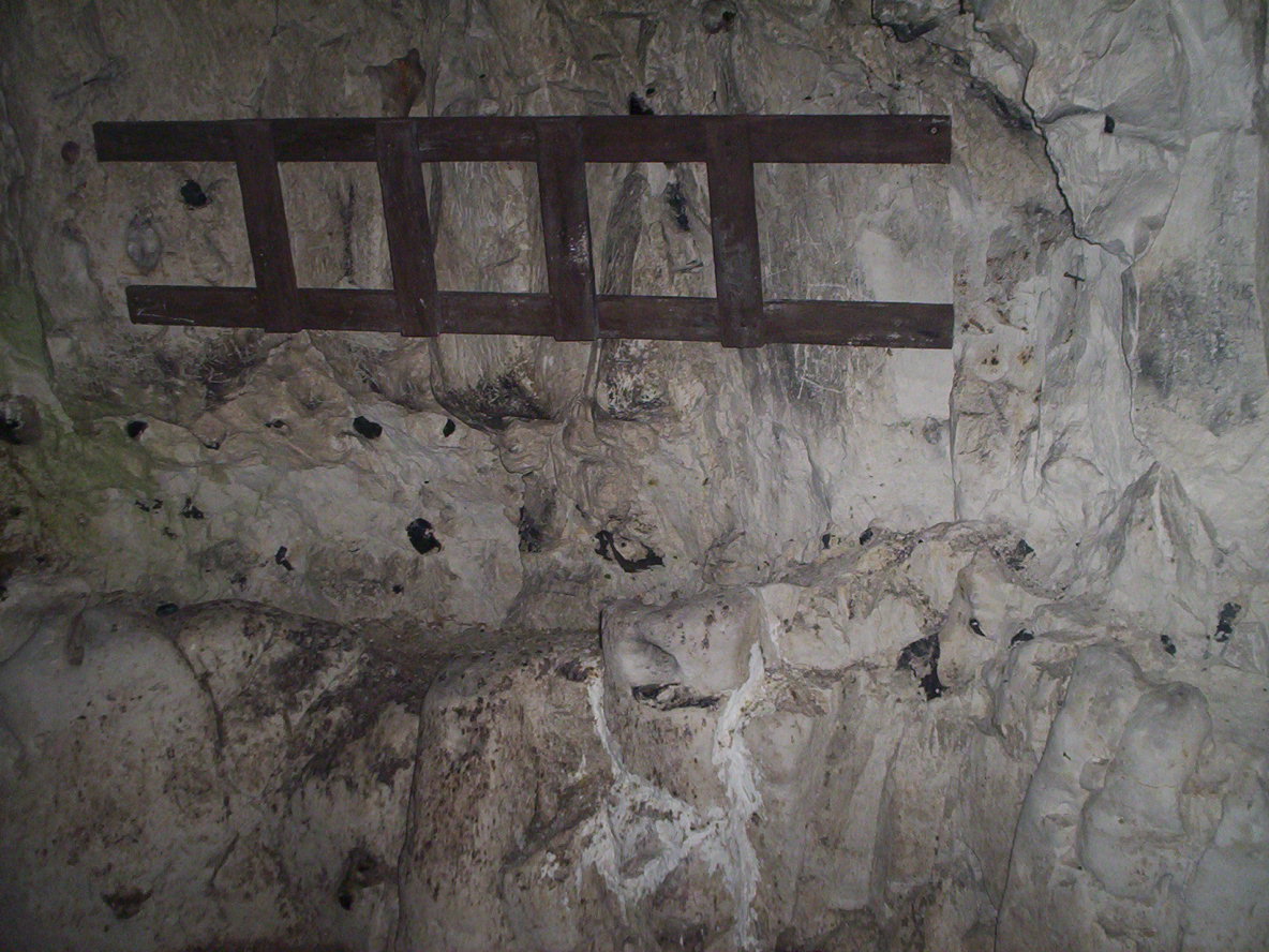 photo_grotte_de_naours_29-08-2005_026