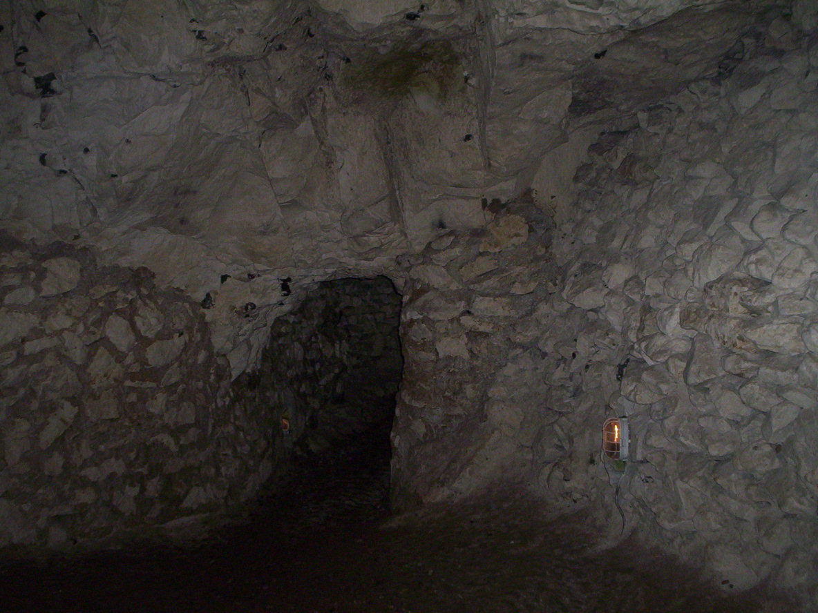 photo_grotte_de_naours_29-08-2005_037