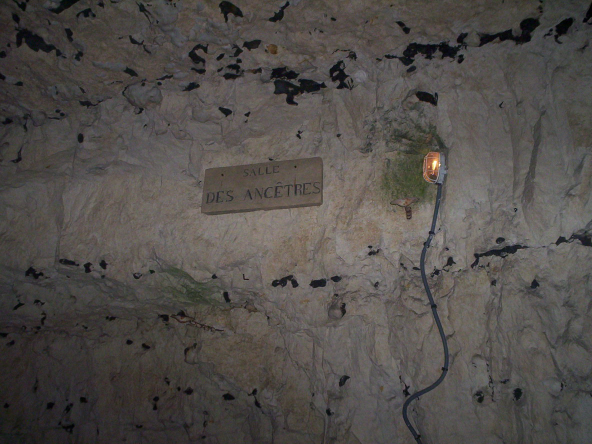 photo_grotte_de_naours_29-08-2005_043