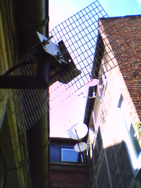 photo_pose_antenne_wifi_31-05-2005_12