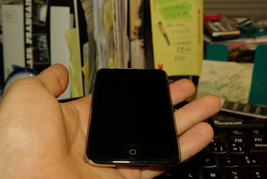 apple_ipod_touch_08-10-2008_23