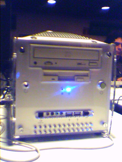 photo_solutions_linux_paris_avec_loox_02-01-2005_007